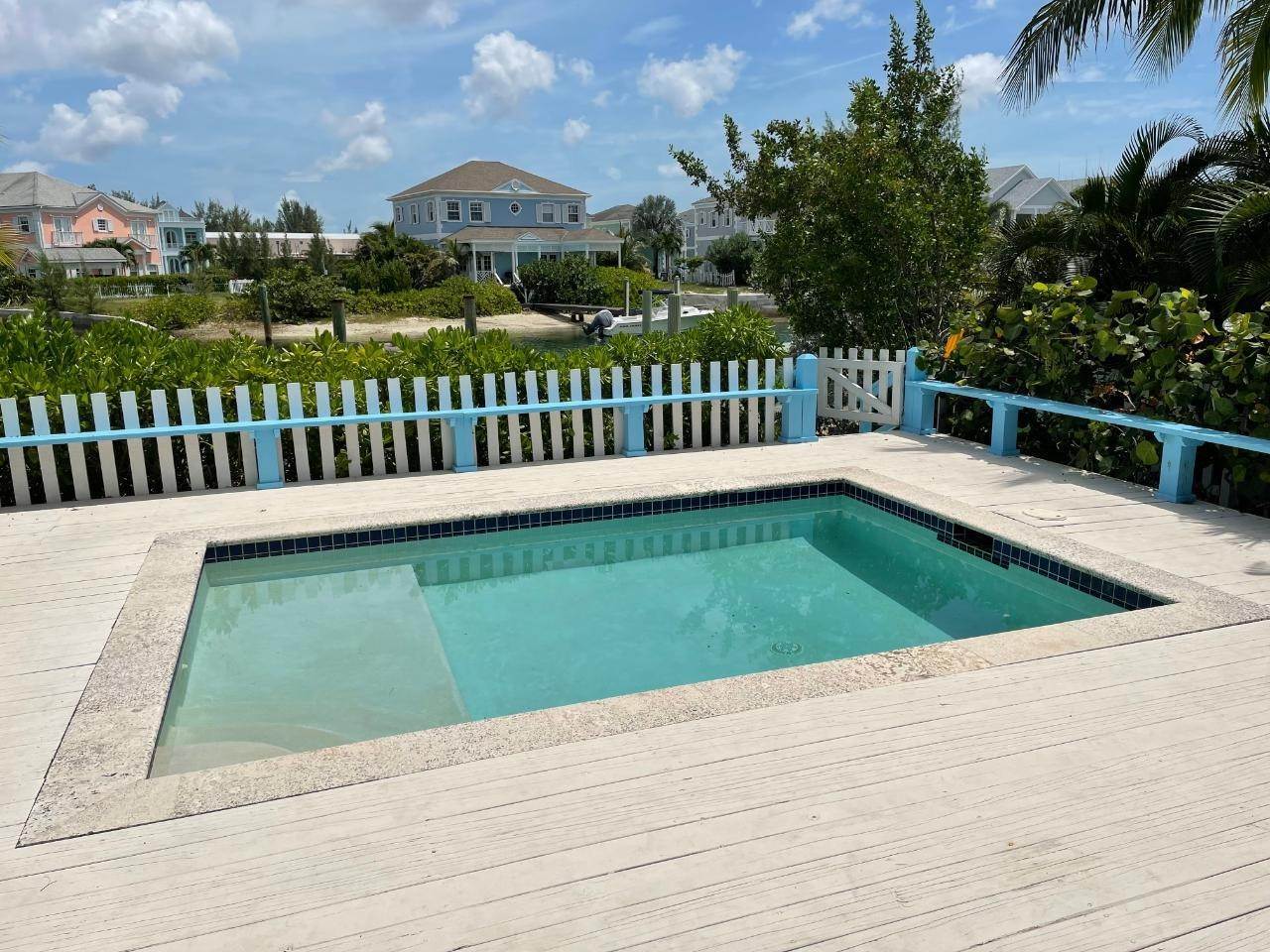 14. Single Family Homes for Rent at Cable Beach, Nassau and Paradise Island Bahamas