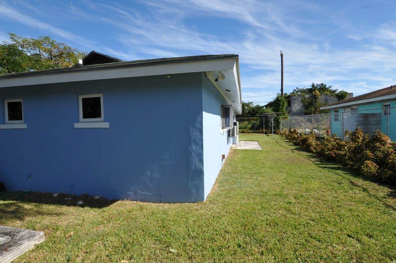 15. Single Family Homes for Sale at Prince Charles Drive, Nassau and Paradise Island Bahamas