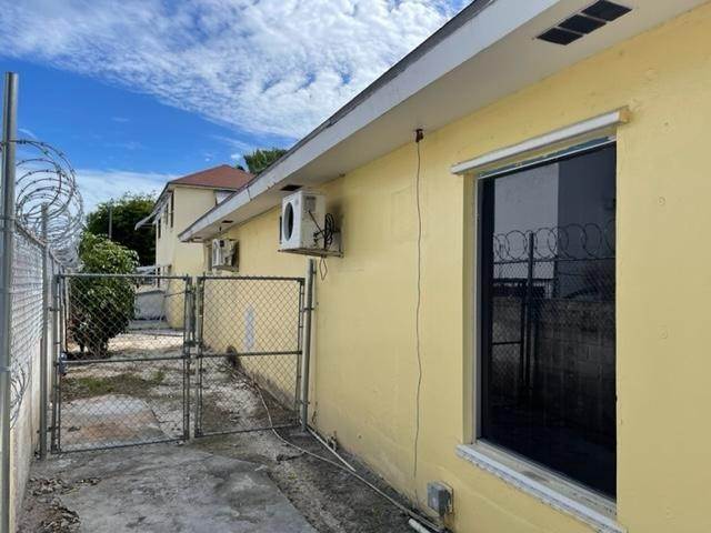 4. Commercial for Sale at Palmdale, Nassau and Paradise Island Bahamas