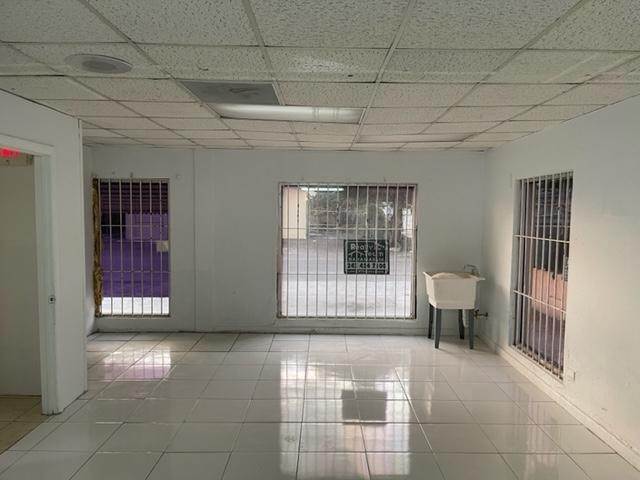 14. Commercial for Rent at Palmdale, Nassau and Paradise Island Bahamas