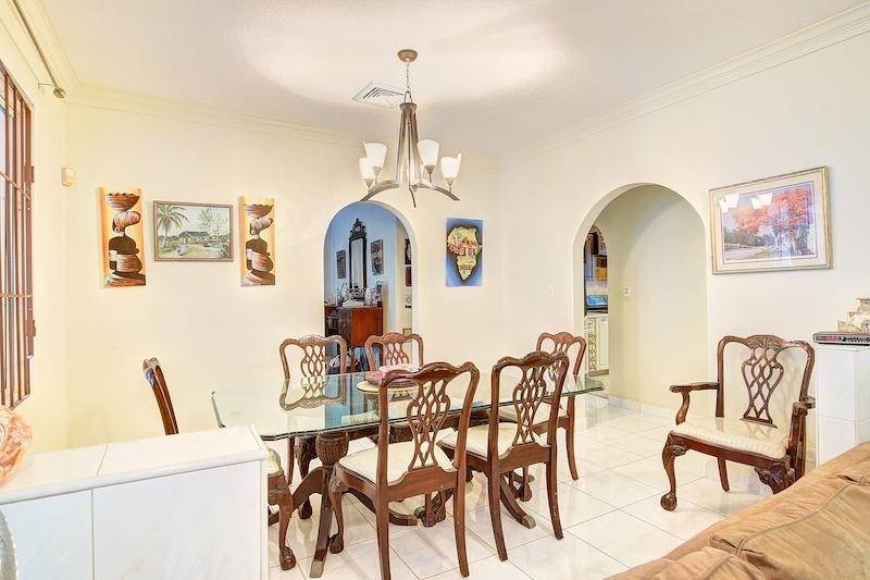 10. Single Family Homes for Sale at Yamacraw, Nassau and Paradise Island Bahamas
