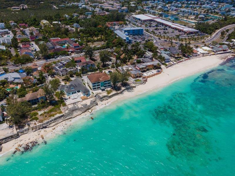 36. Commercial for Sale at Cable Beach, Nassau and Paradise Island Bahamas