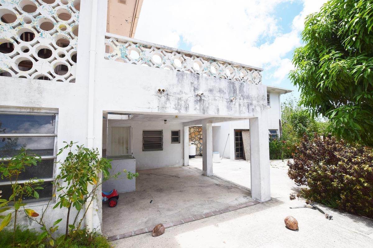 5. Single Family Homes for Sale at Prospect Ridge, Nassau and Paradise Island Bahamas