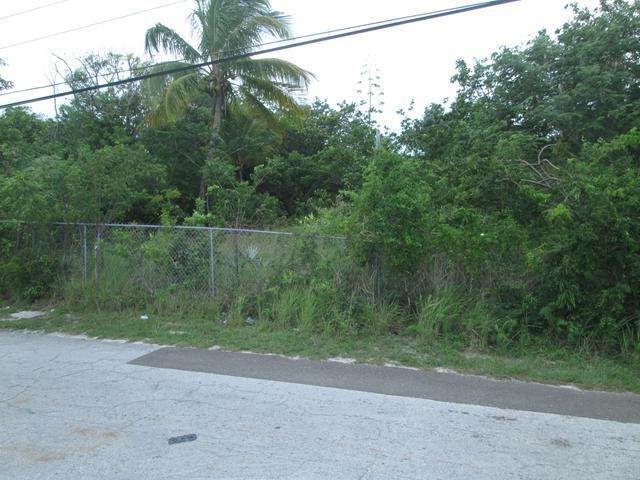 5. Multi-Family Homes for Sale at Carmichael Road, Nassau and Paradise Island Bahamas