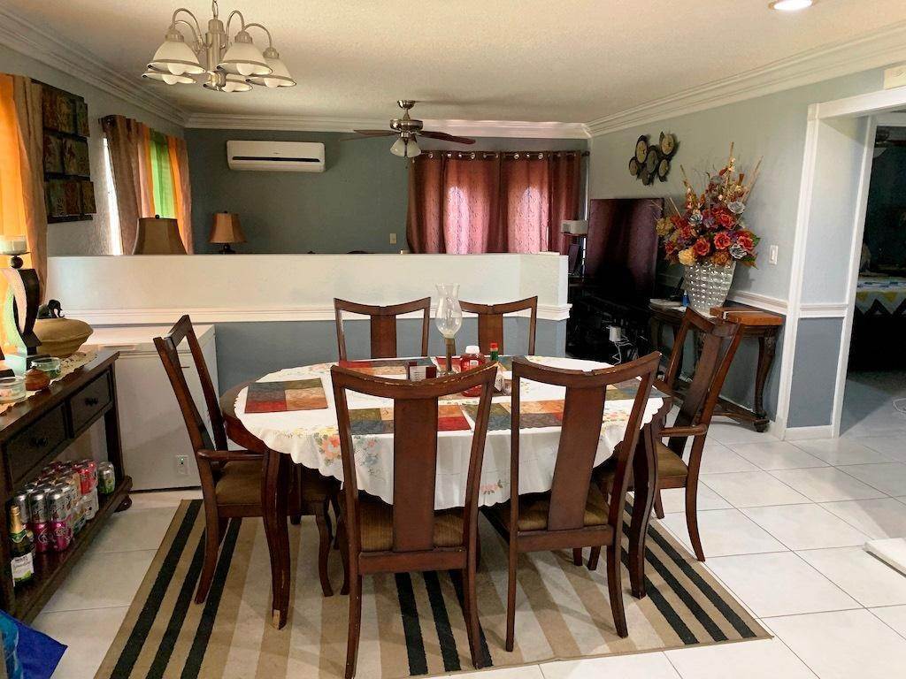 7. Single Family Homes for Rent at Bahamia, Freeport and Grand Bahama Bahamas
