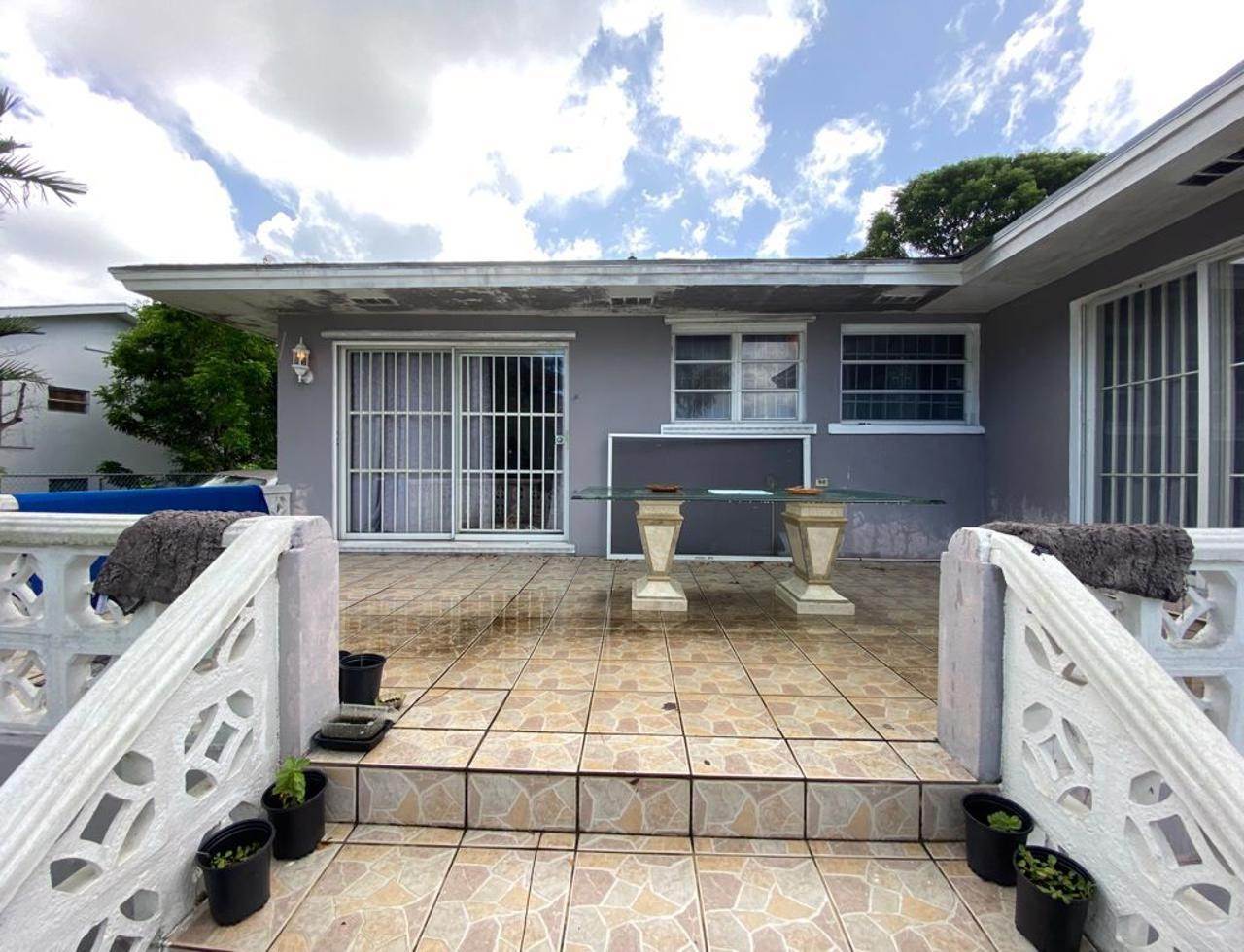 11. Single Family Homes for Sale at Highland Park, Nassau and Paradise Island Bahamas