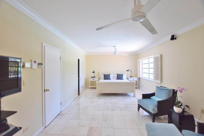 9. Single Family Homes for Rent at West Bay Street, Nassau and Paradise Island Bahamas