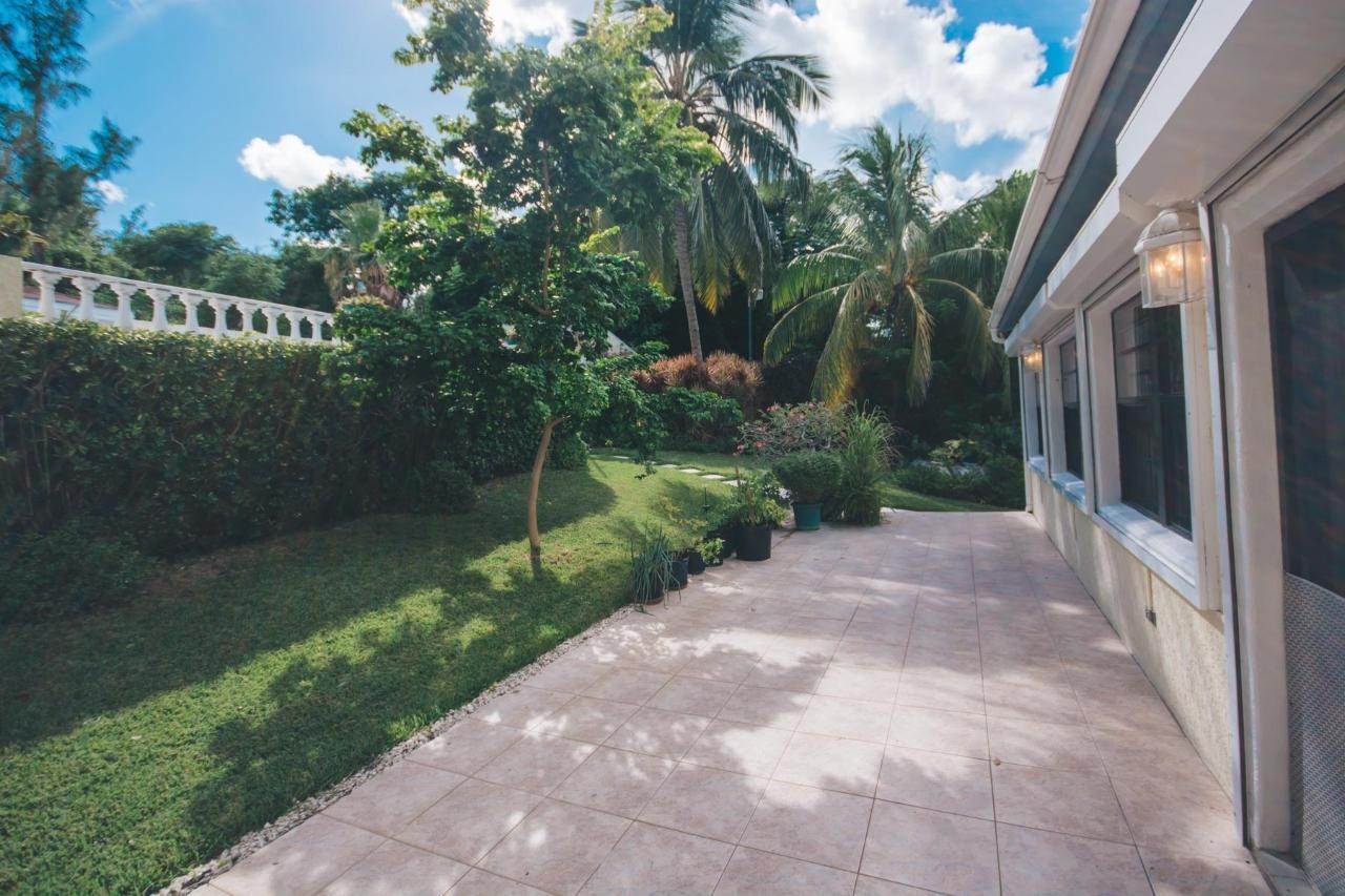 24. Single Family Homes for Sale at Eastern Road, Nassau and Paradise Island Bahamas