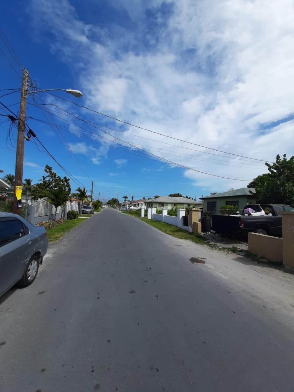 5. Single Family Homes for Sale at Pinewood Gardens, Nassau and Paradise Island Bahamas