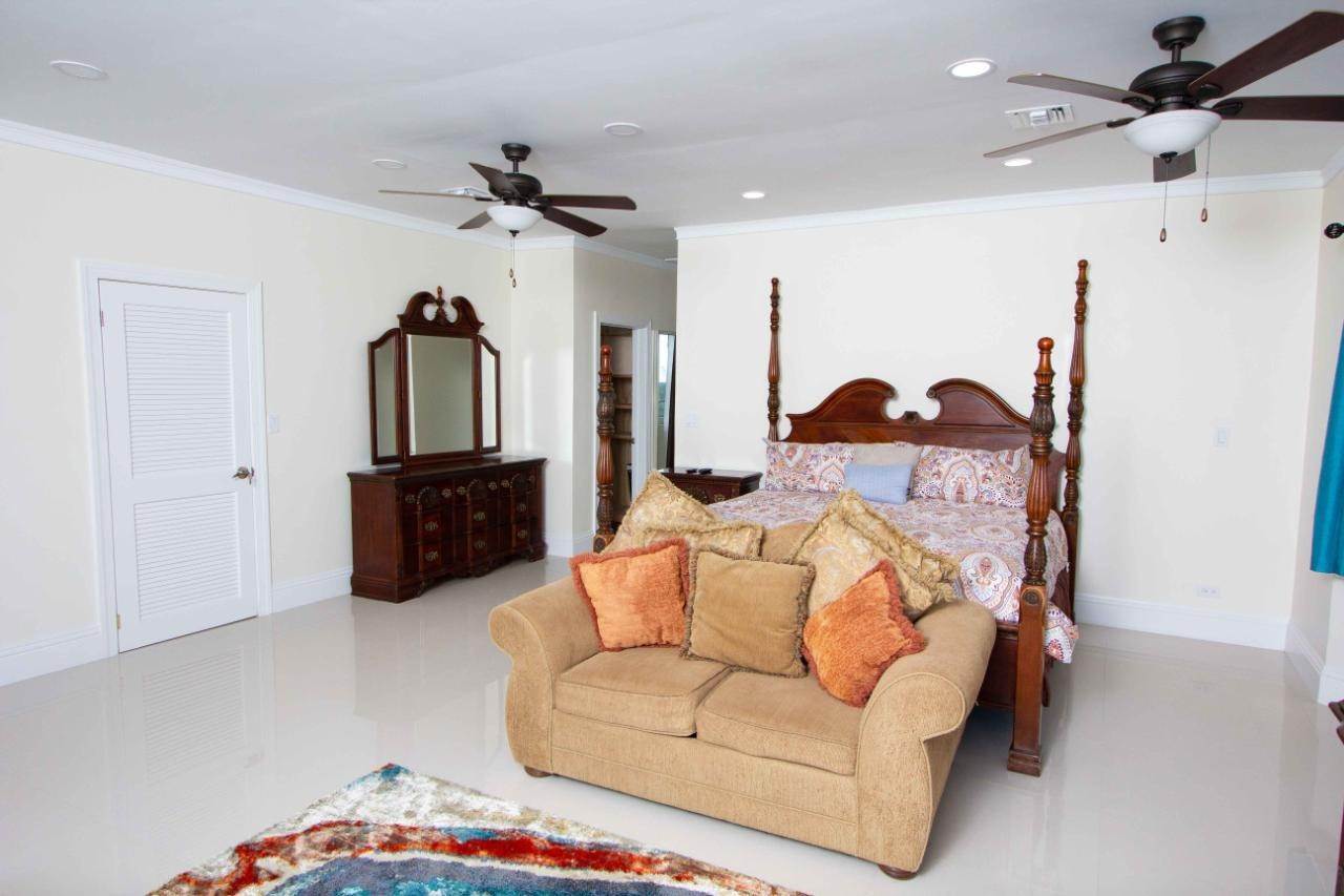 18. Condo for Rent at West Bay Street, Nassau and Paradise Island Bahamas