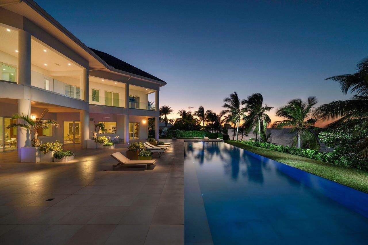 71. Single Family Homes for Sale at Paradise Island, Nassau and Paradise Island Bahamas