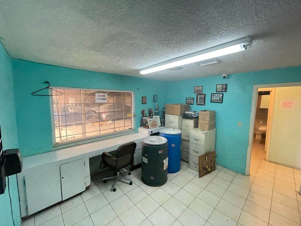 3. Commercial for Sale at Soldier Road, Nassau and Paradise Island Bahamas