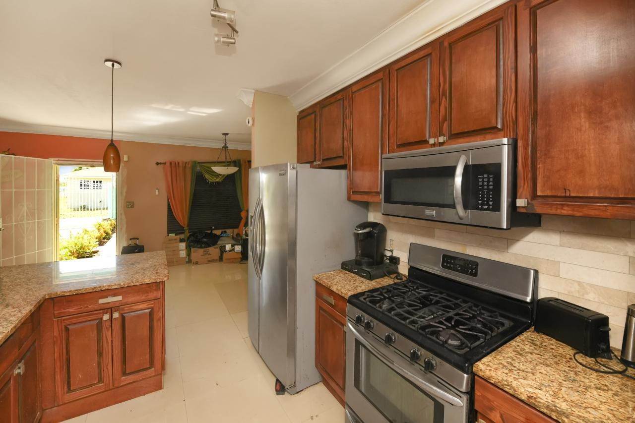 10. Single Family Homes for Sale at Carmichael Road, Nassau and Paradise Island Bahamas