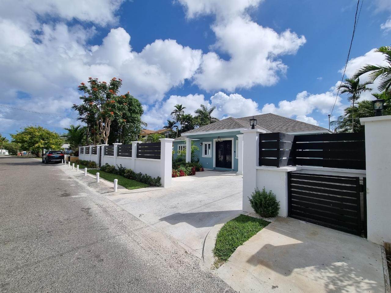 2. Single Family Homes for Sale at Highland Park, Nassau and Paradise Island Bahamas