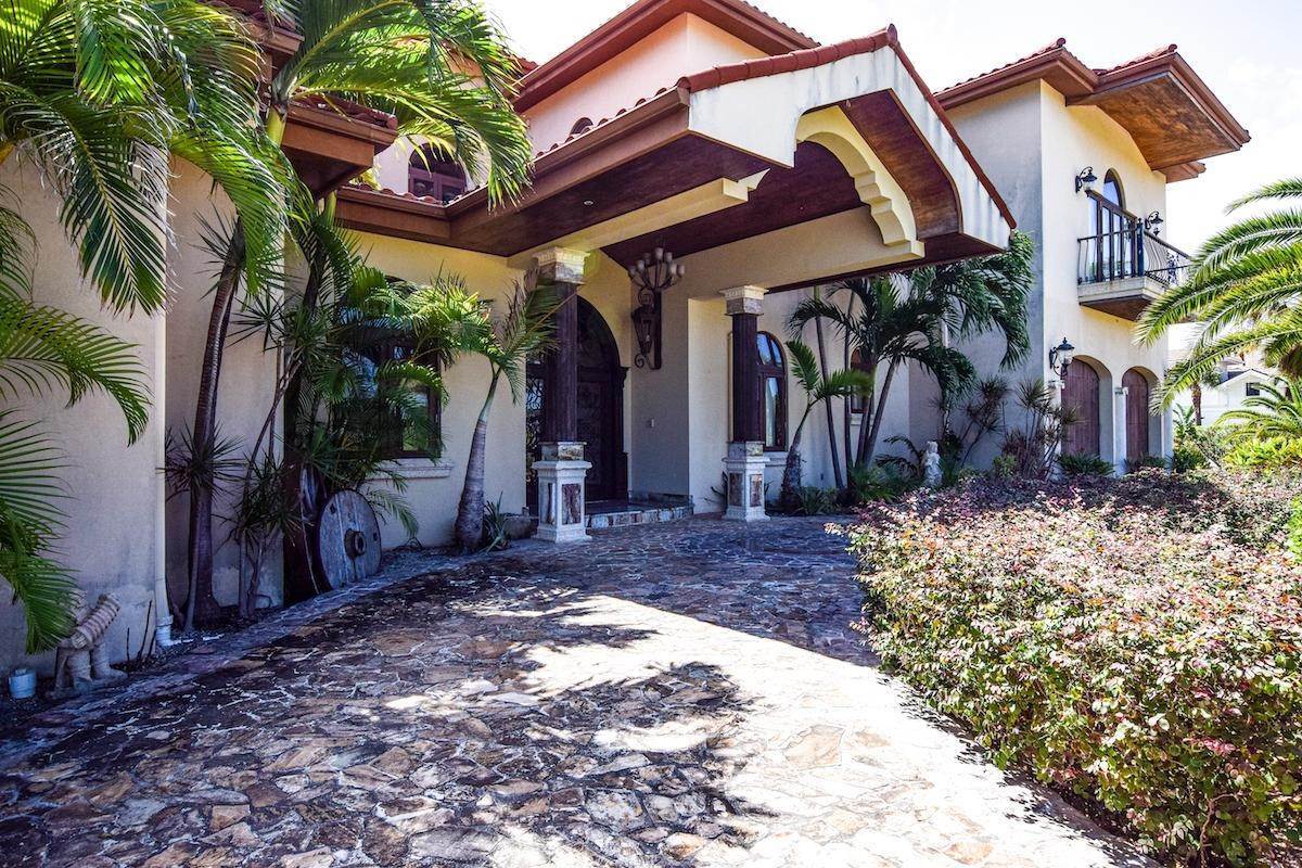 3. Single Family Homes for Sale at Paradise Island, Nassau and Paradise Island Bahamas