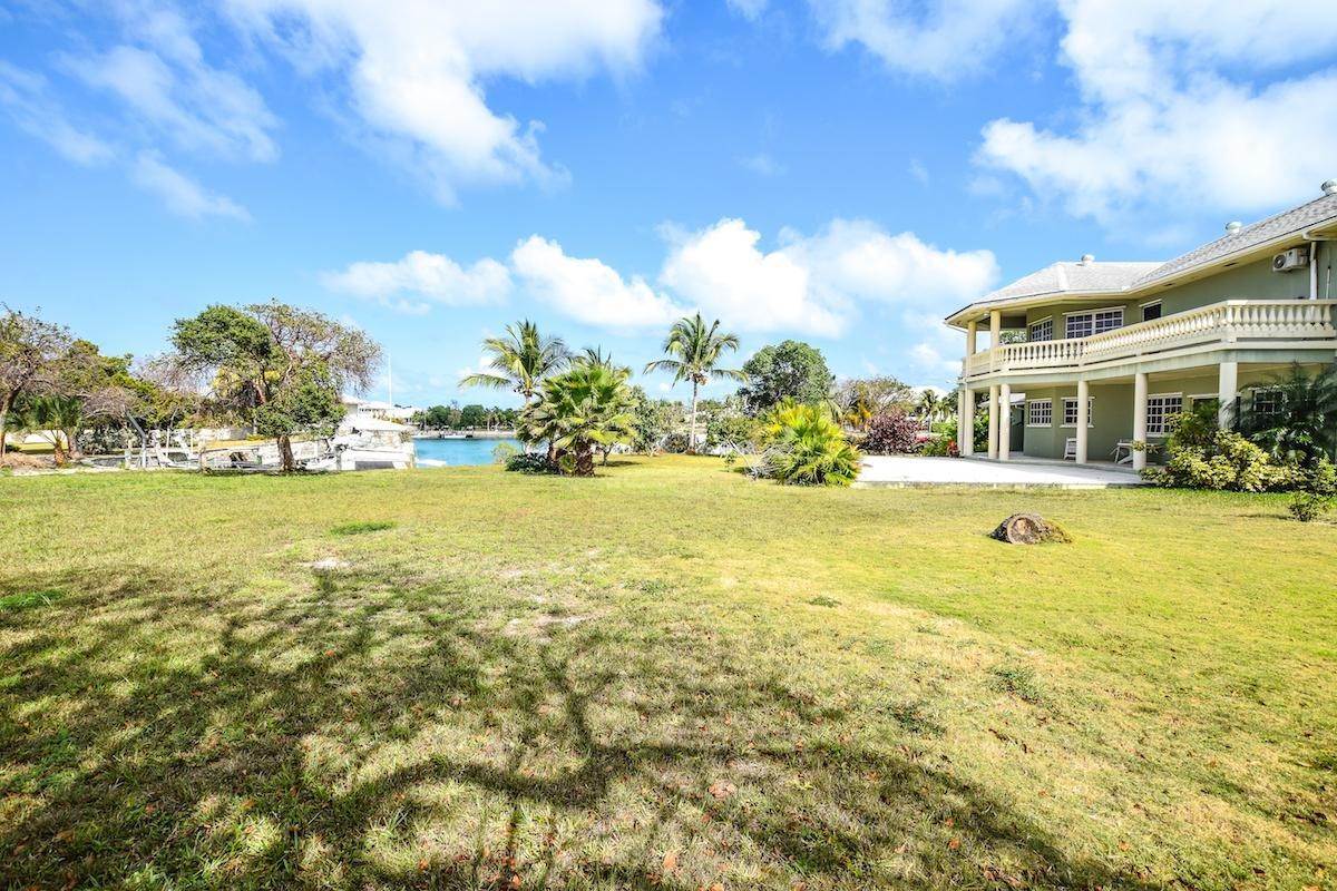 40. Single Family Homes for Sale at Yamacraw, Nassau and Paradise Island Bahamas