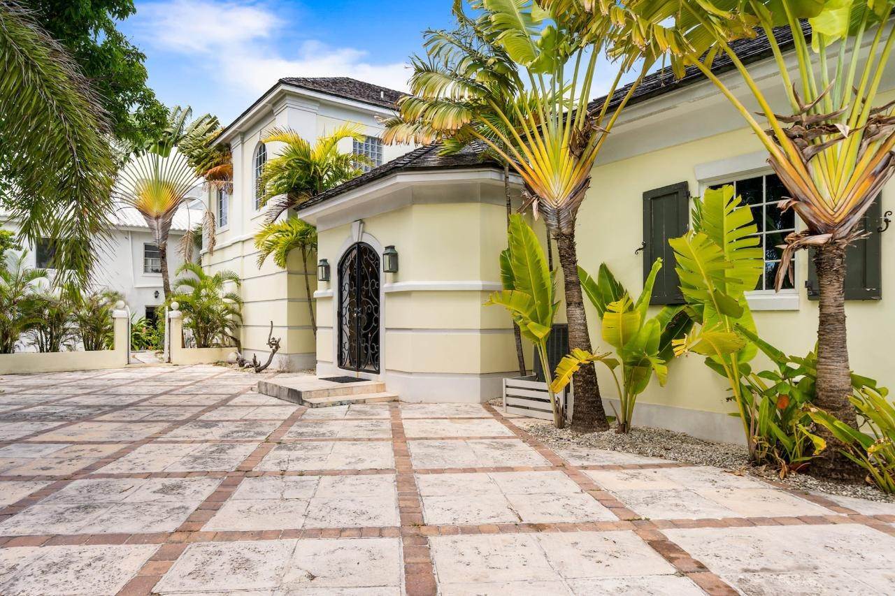15. Single Family Homes for Sale at West Bay Street, Nassau and Paradise Island Bahamas