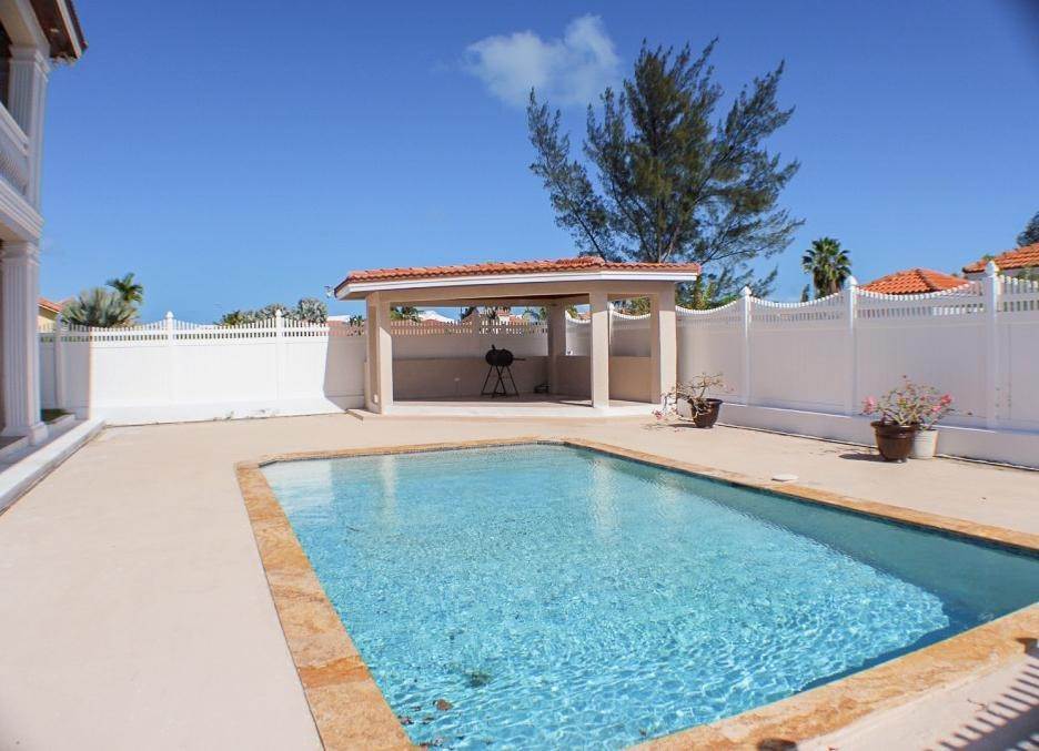 38. Single Family Homes for Rent at Yamacraw, Nassau and Paradise Island Bahamas