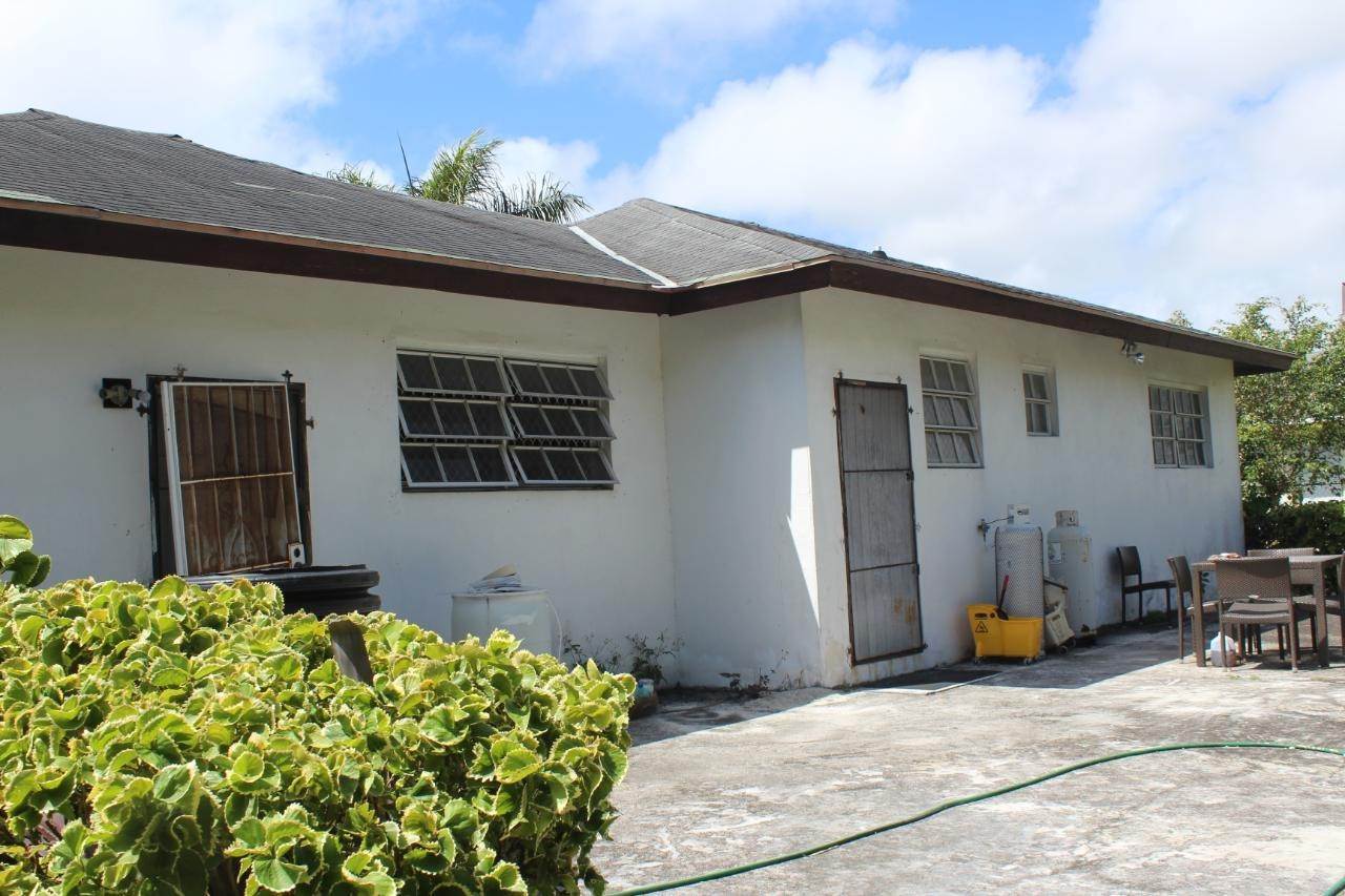 3. Single Family Homes for Sale at Carmichael Road, Nassau and Paradise Island Bahamas