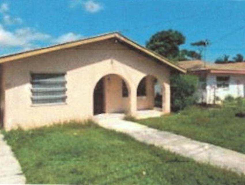 Single Family Homes for Sale at Pinewood Gardens, Nassau and Paradise Island Bahamas