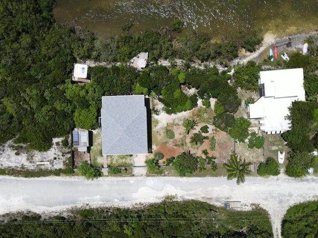 32. Single Family Homes for Sale at Whale Point, Eleuthera Bahamas