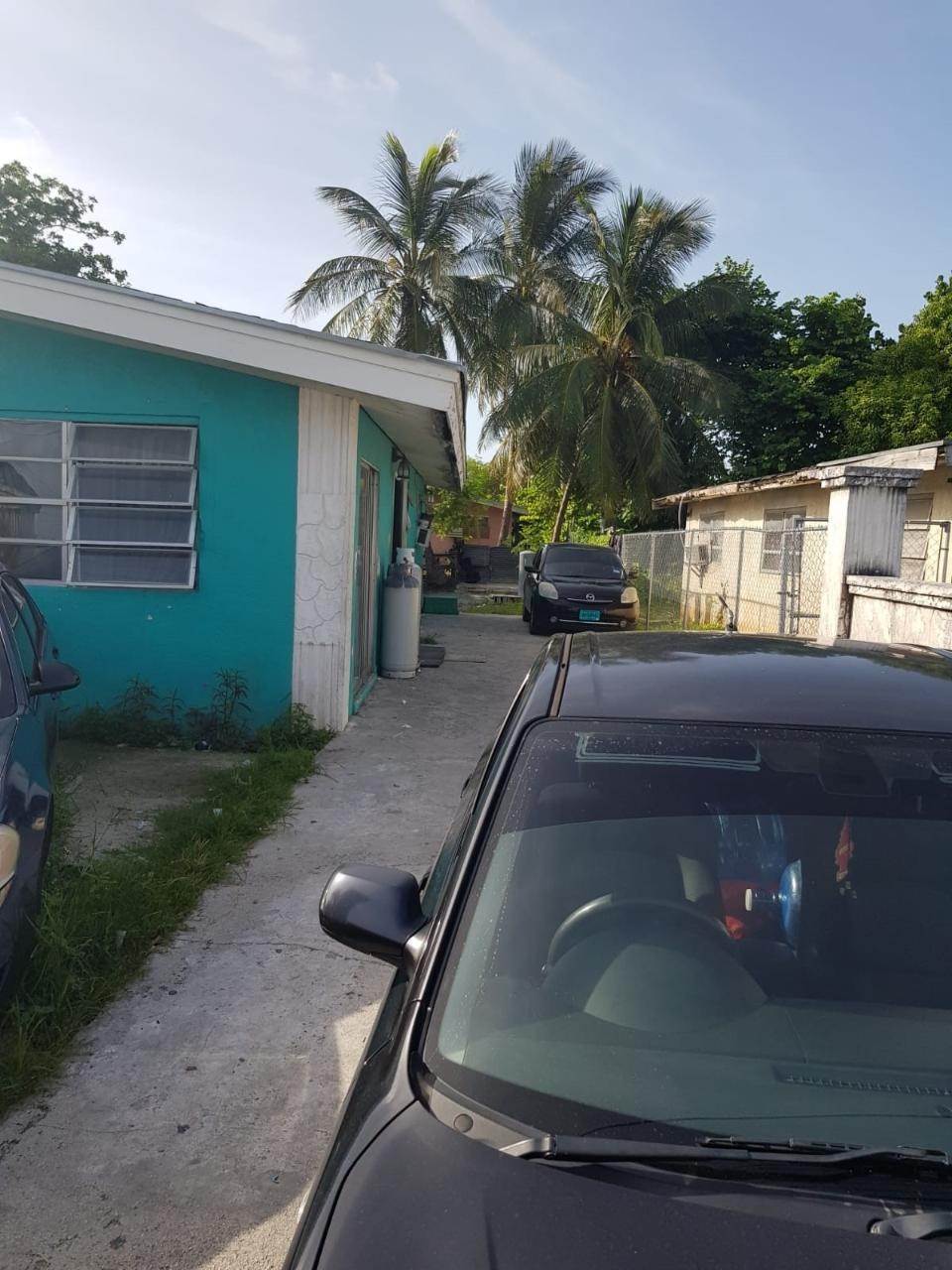 2. Single Family Homes for Sale at Pinewood Gardens, Nassau and Paradise Island Bahamas