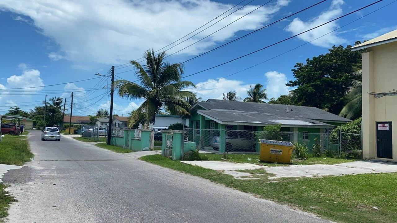 19. Single Family Homes for Sale at Pinewood Gardens, Nassau and Paradise Island Bahamas