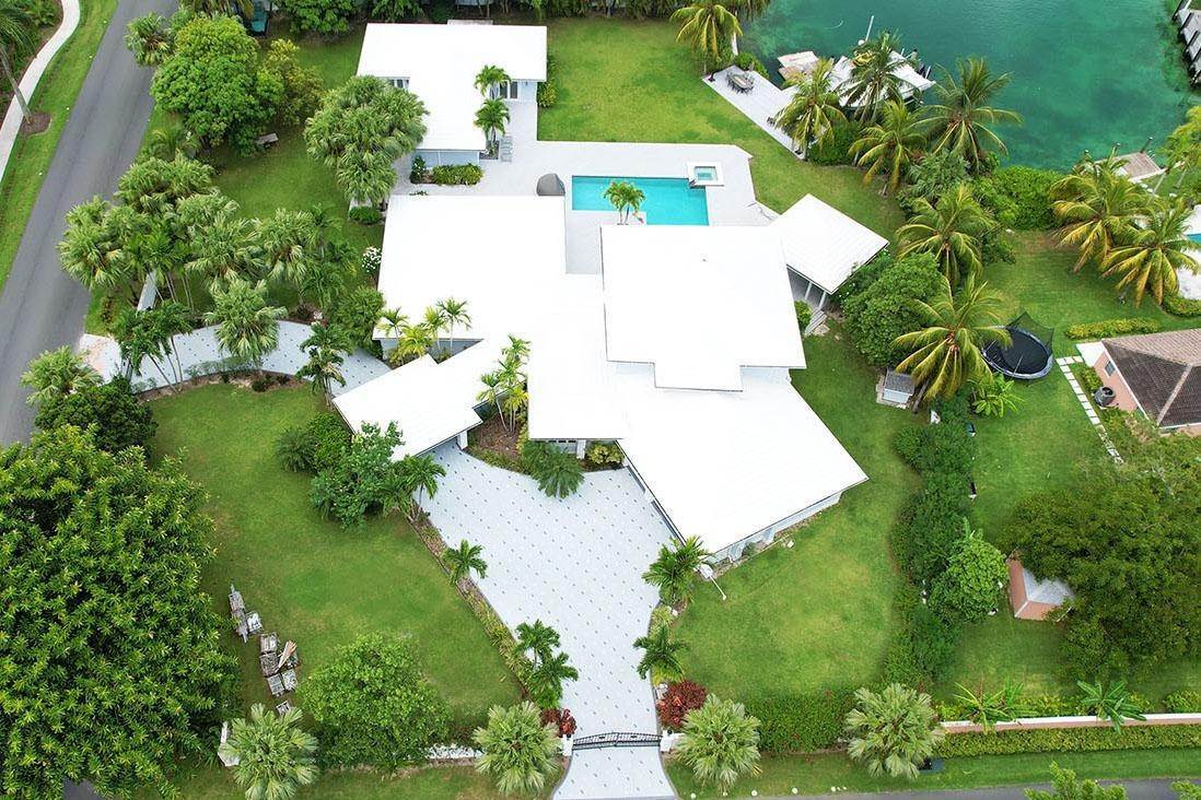 33. Single Family Homes for Sale at Lyford Cay, Nassau and Paradise Island Bahamas