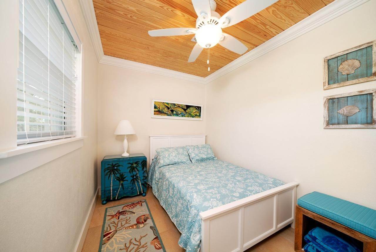 32. Single Family Homes for Sale at Paradise Island, Nassau and Paradise Island Bahamas