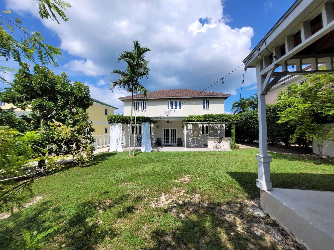 23. Single Family Homes for Rent at Charlotteville, Nassau and Paradise Island Bahamas