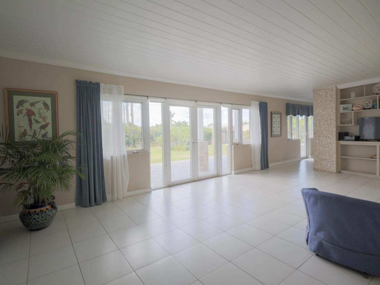 8. Single Family Homes for Sale at Winton, Nassau and Paradise Island Bahamas