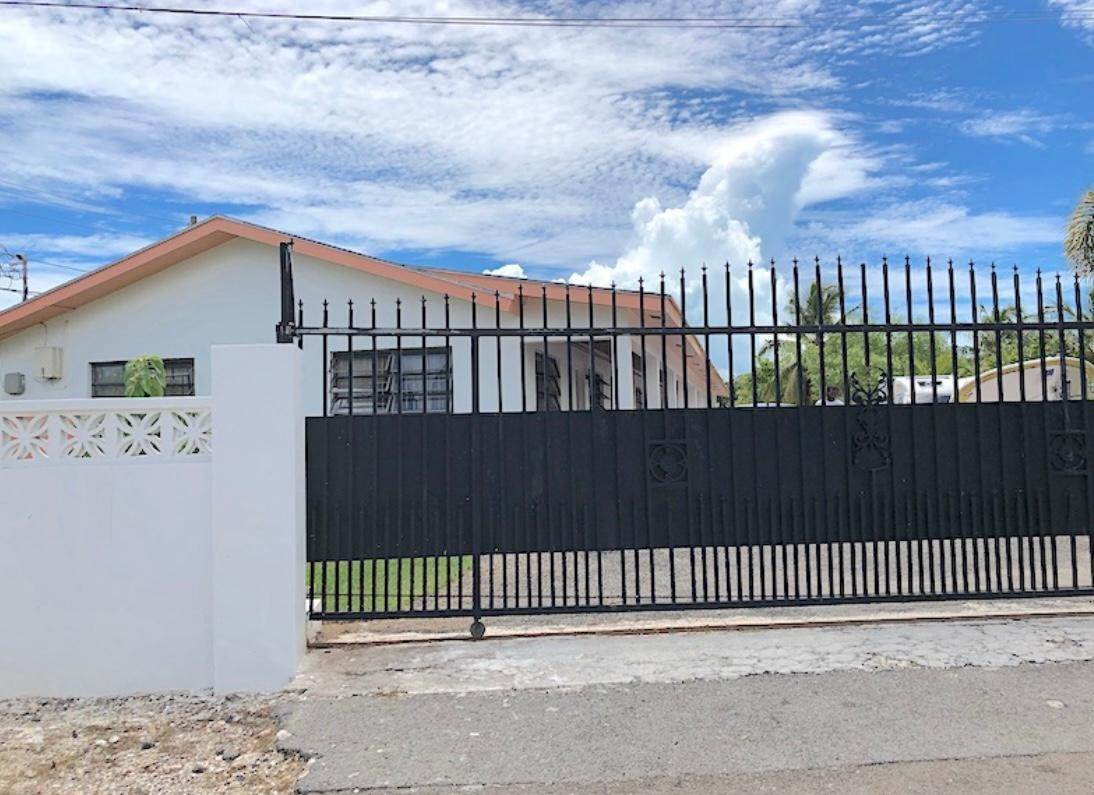 6. Multi-Family Homes for Sale at Yamacraw, Nassau and Paradise Island Bahamas