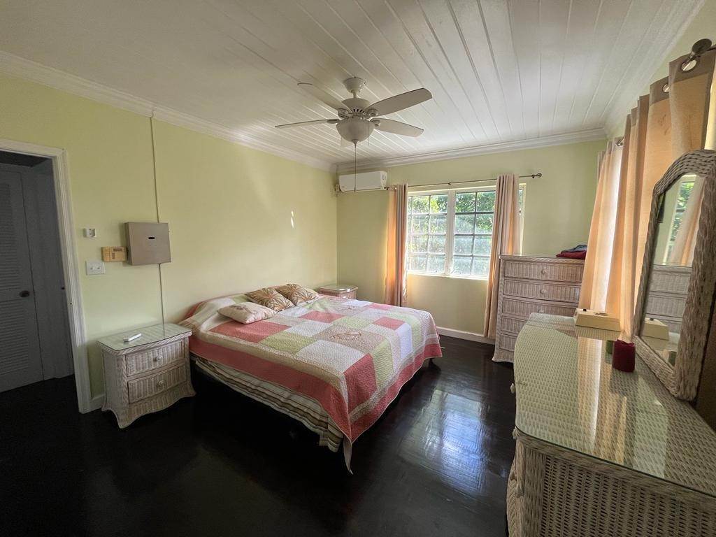 23. Multi-Family Homes for Sale at Eastern Road, Nassau and Paradise Island Bahamas