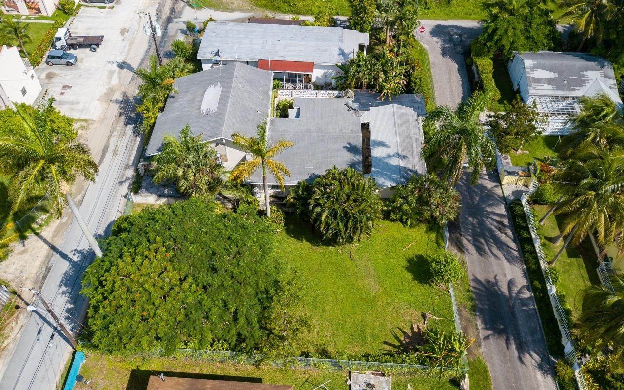 26. Single Family Homes for Sale at West Bay Street, Nassau and Paradise Island Bahamas