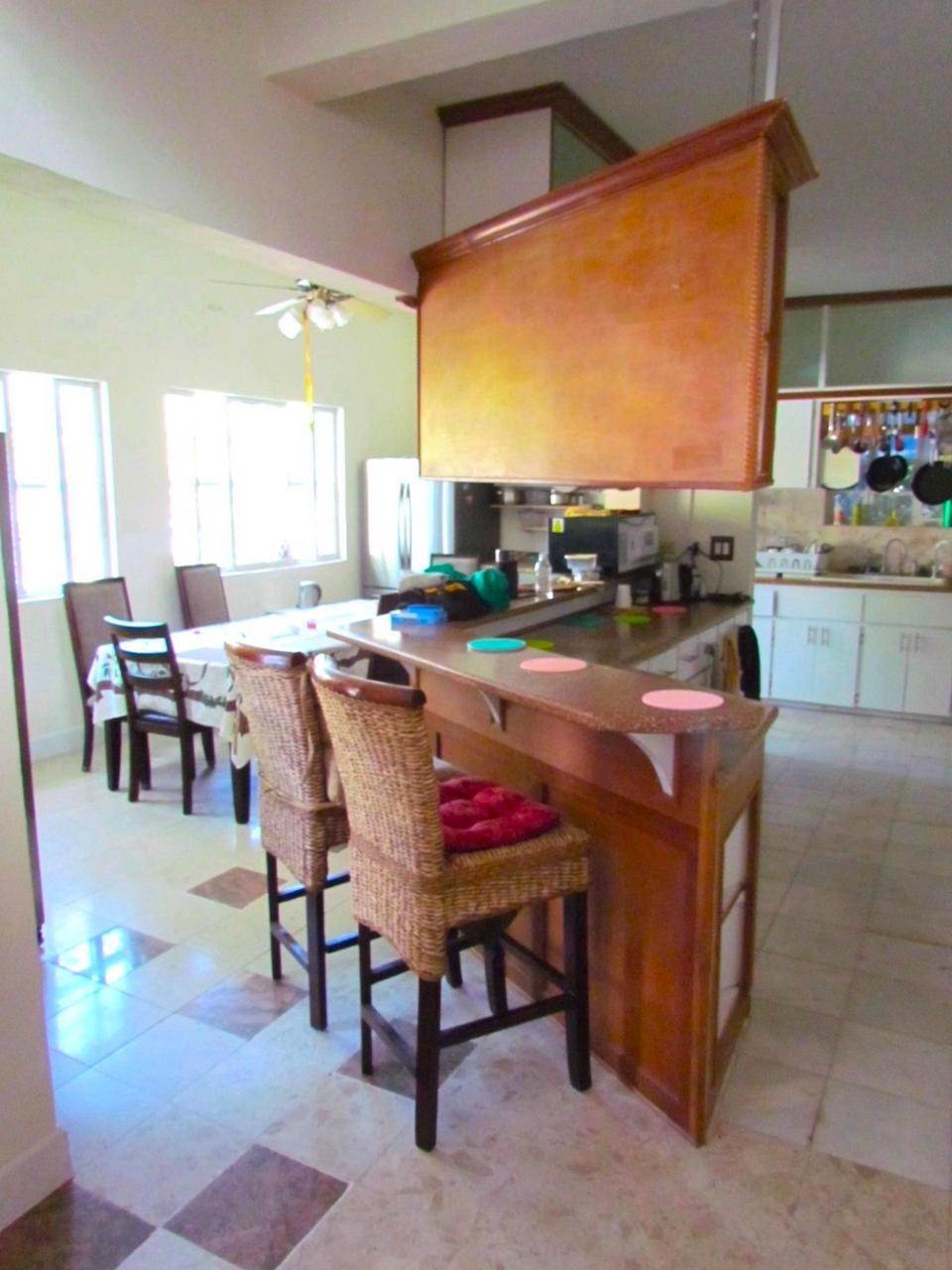 10. Single Family Homes for Rent at Lake Cunningham, Nassau and Paradise Island Bahamas