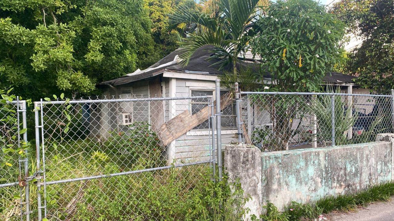 1. Single Family Homes for Sale at Oakes Field, Nassau and Paradise Island Bahamas