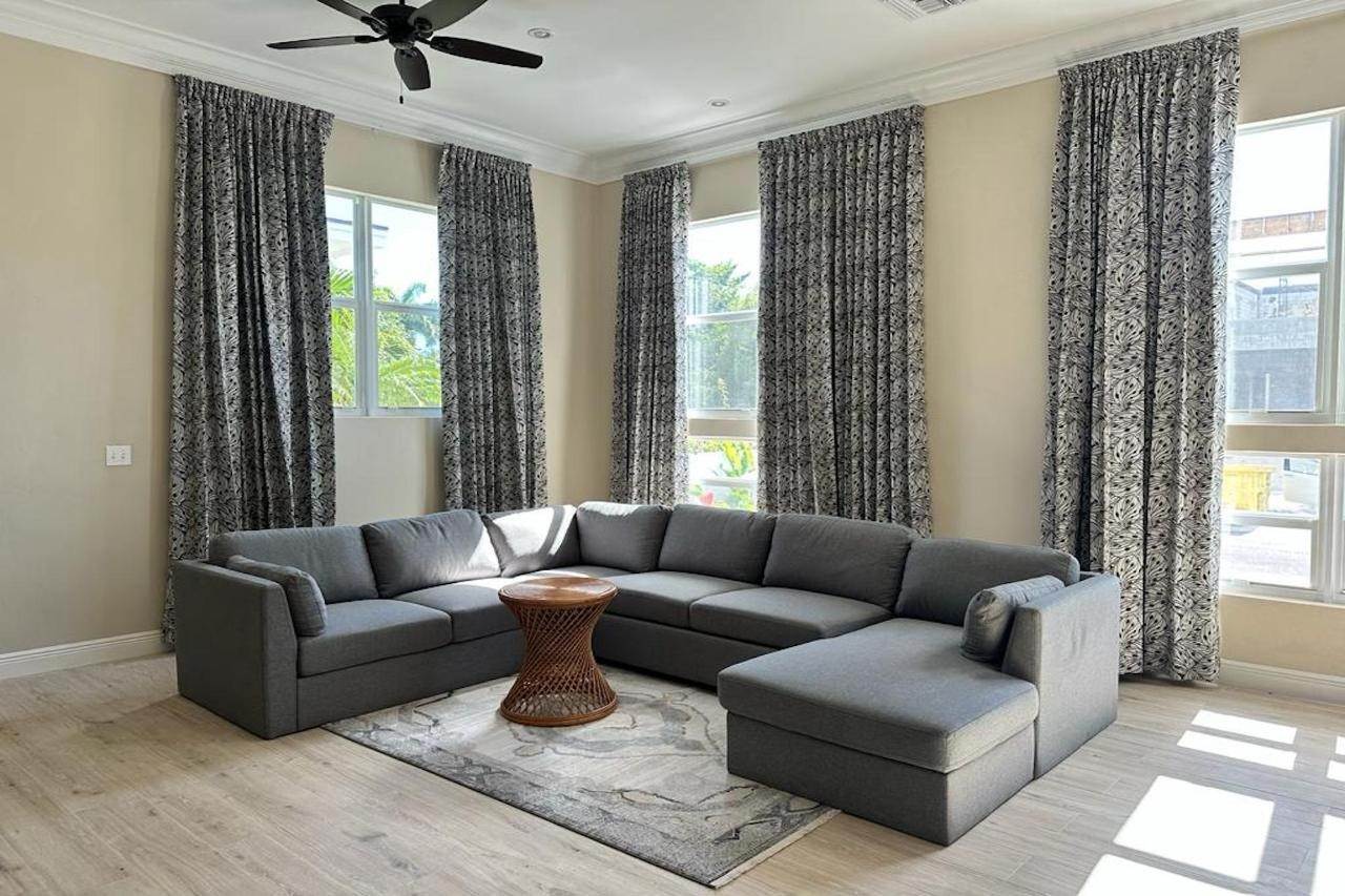 3. Single Family Homes for Rent at Charlotteville, Nassau and Paradise Island Bahamas