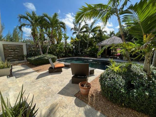 19. Single Family Homes for Sale at Love Beach, Nassau and Paradise Island Bahamas