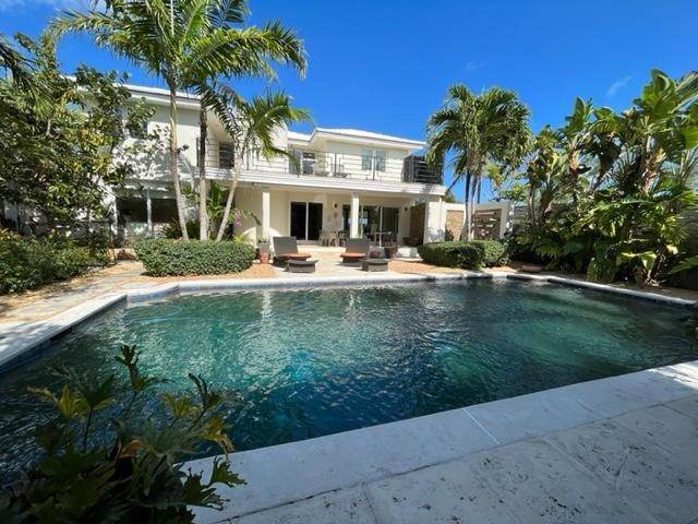 21. Single Family Homes for Sale at Love Beach, Nassau and Paradise Island Bahamas