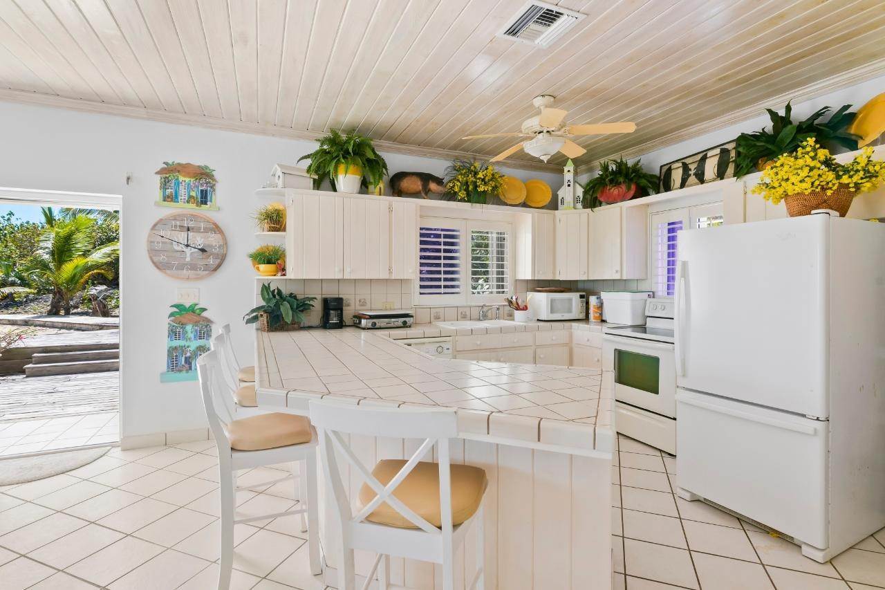17. Single Family Homes for Sale at Jimmy Hill, Exuma Bahamas