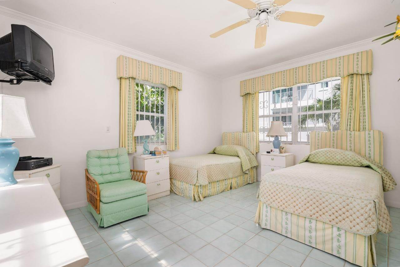 19. Single Family Homes for Sale at Cable Beach, Nassau and Paradise Island Bahamas