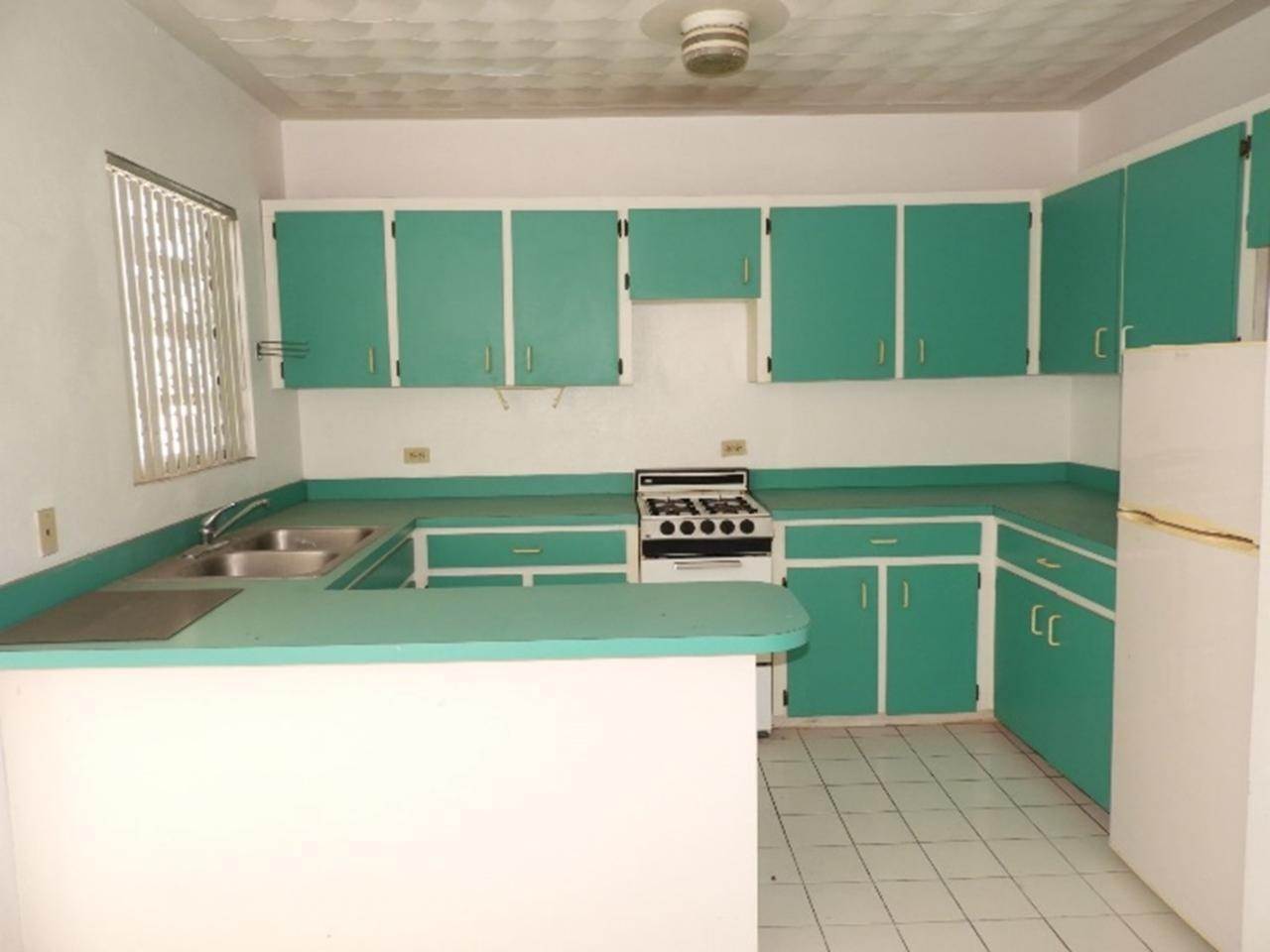 8. Apartments for Sale at Carmichael Road, Nassau and Paradise Island Bahamas