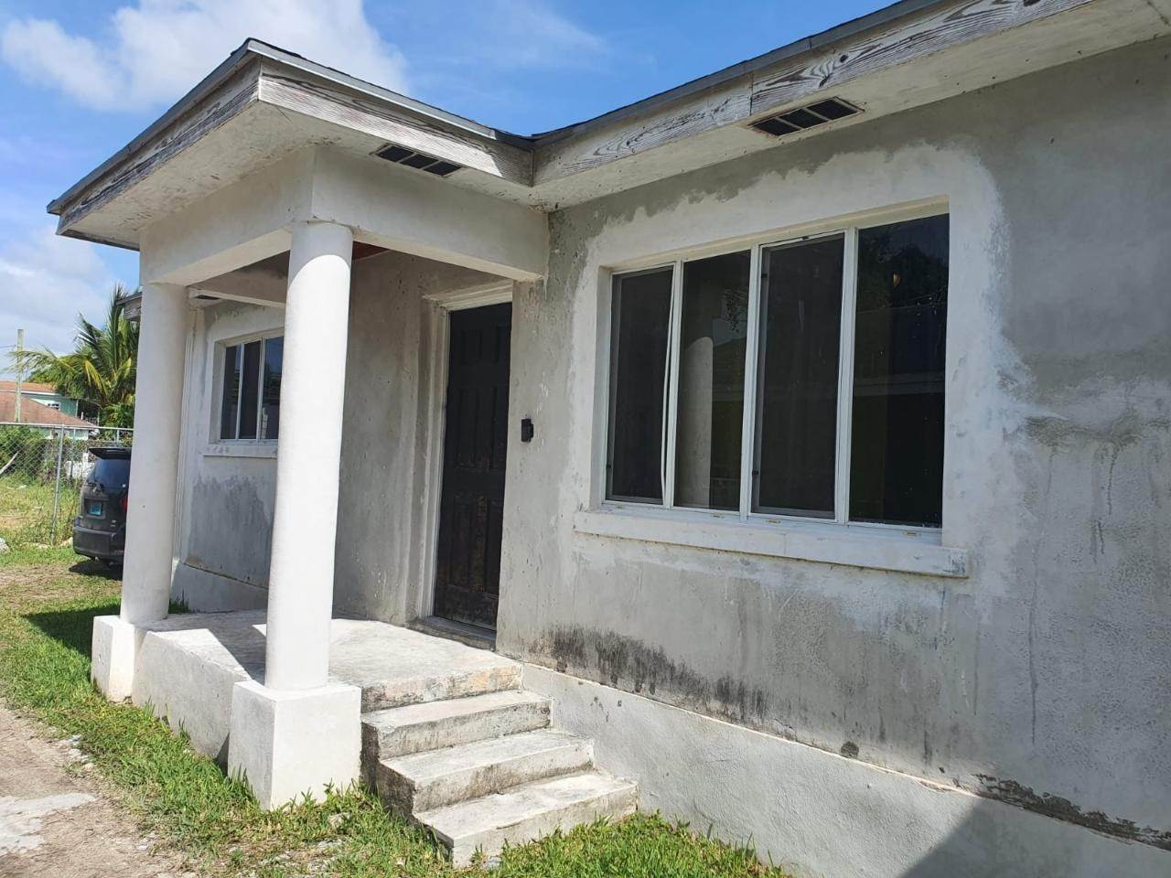 4. Multi-Family Homes for Sale at Soldier Road, Nassau and Paradise Island Bahamas