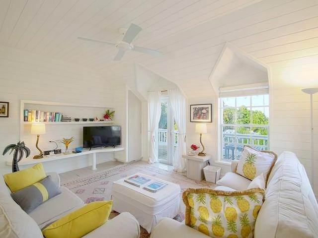 33. Single Family Homes for Sale at Governors Harbour, Eleuthera Bahamas