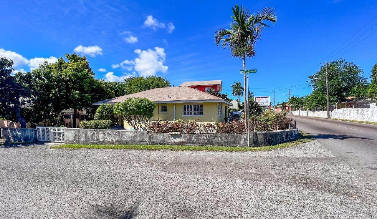 17. Single Family Homes for Sale at Pyfroms Addition, Nassau and Paradise Island Bahamas