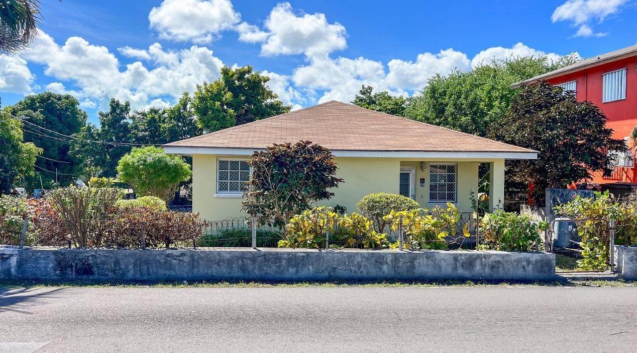 18. Single Family Homes for Sale at Pyfroms Addition, Nassau and Paradise Island Bahamas