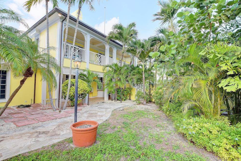 60. Single Family Homes for Sale at Eastern Road, Nassau and Paradise Island Bahamas